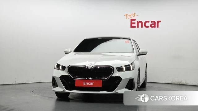 BMW 5 Series (G60) id 4279550 из Кореи 23