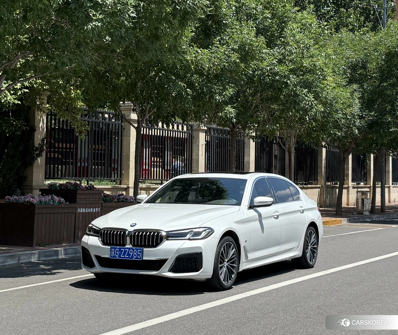 BMW 5 series 2021 Белый из Китая, фото 3