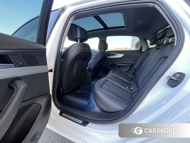 Audi A4L id 4207920 из Китая 9