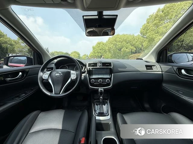 Nissan TIIDA 2022 Красный из Китая, фото 5