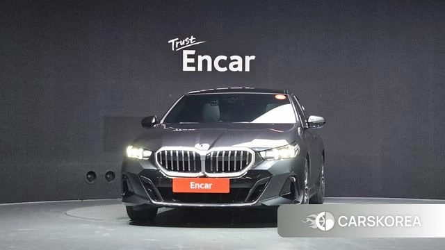 BMW 5 Series (G60) id 4705916 из Кореи 13