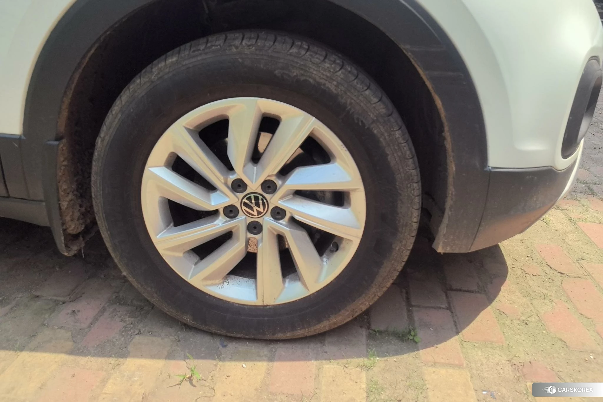 Volkswagen Exploring the shadow id 4512672 из Китая 10