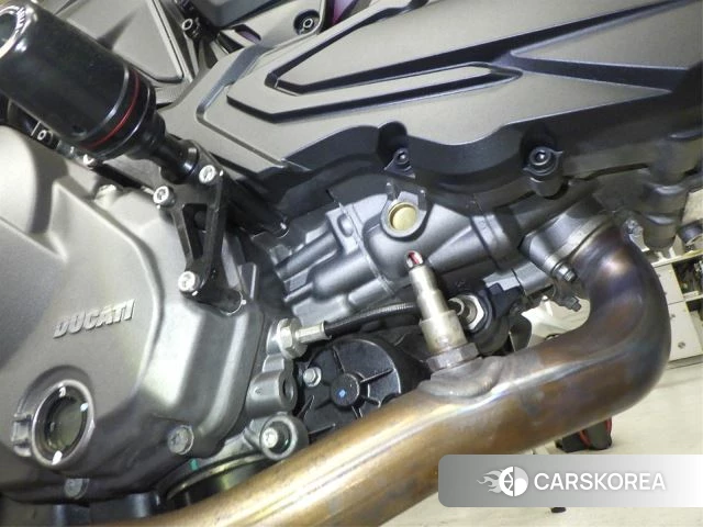 Engine photo