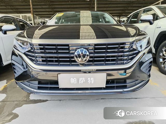 Volkswagen Passat 2026 Черный из Китая, фото 3