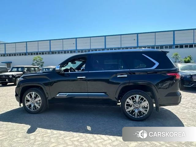 Toyota Sequoia 2025 Черный из Китая, фото 3
