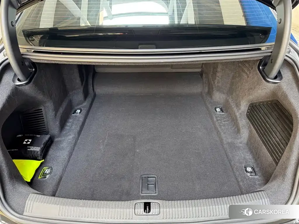 Audi A8 id 4607018 из Китая 9