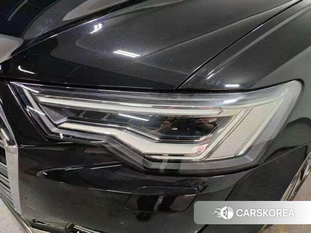 Audi A6L id 4306998 из Китая 10