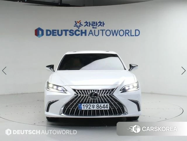 Lexus ES300h 7th generation 2025 Белый из Кореи, фото 3