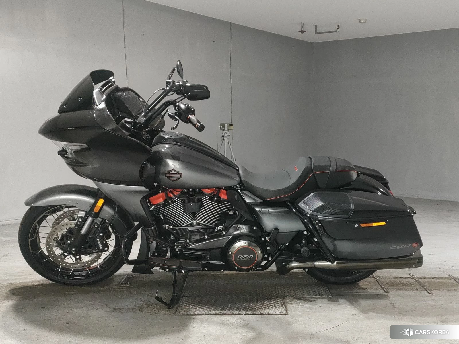 Harley-Davidson Road Glide FLTRXSE 1980 CVO 2025 из Японии, фото 4