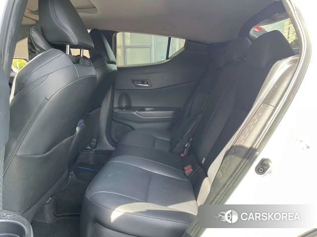 Toyota C-HR id 4221216 из Китая 8