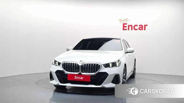 BMW 5 Series (G60) id 3882772 из Кореи 13