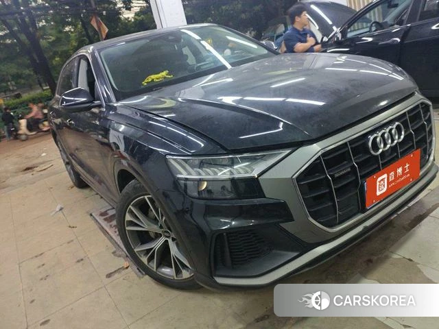 Audi Q8 2022 Черный из Китая, фото 3