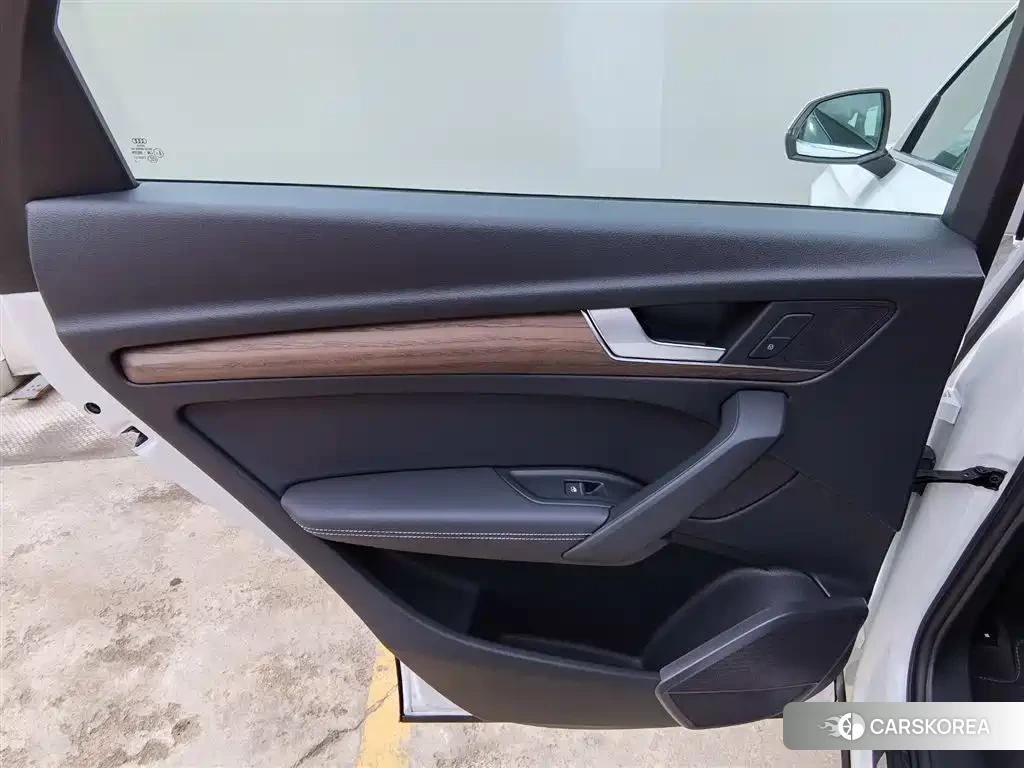 Audi Q5L id 4576367 из Китая 22