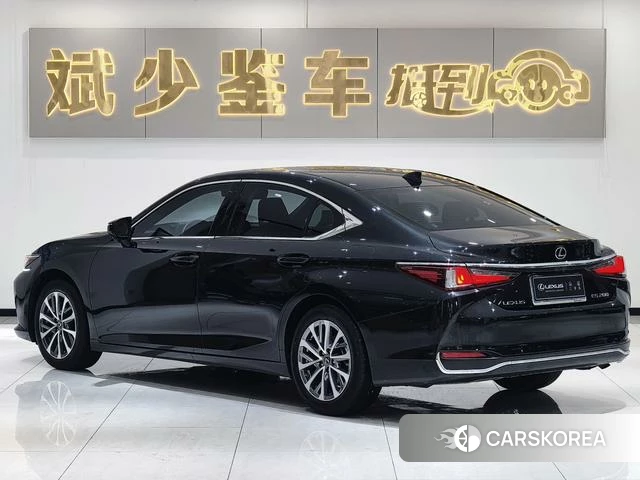 Lexus ES 2022 Черный из Китая, фото 3