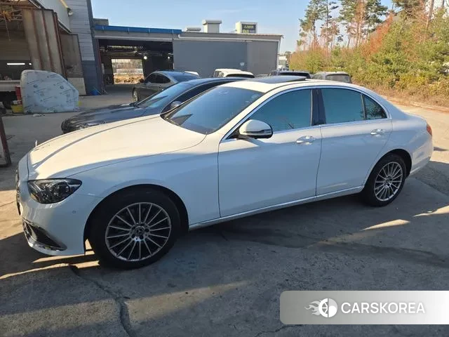 Mercedes-Benz E-Class W213 2022 Белый из Кореи, фото 4