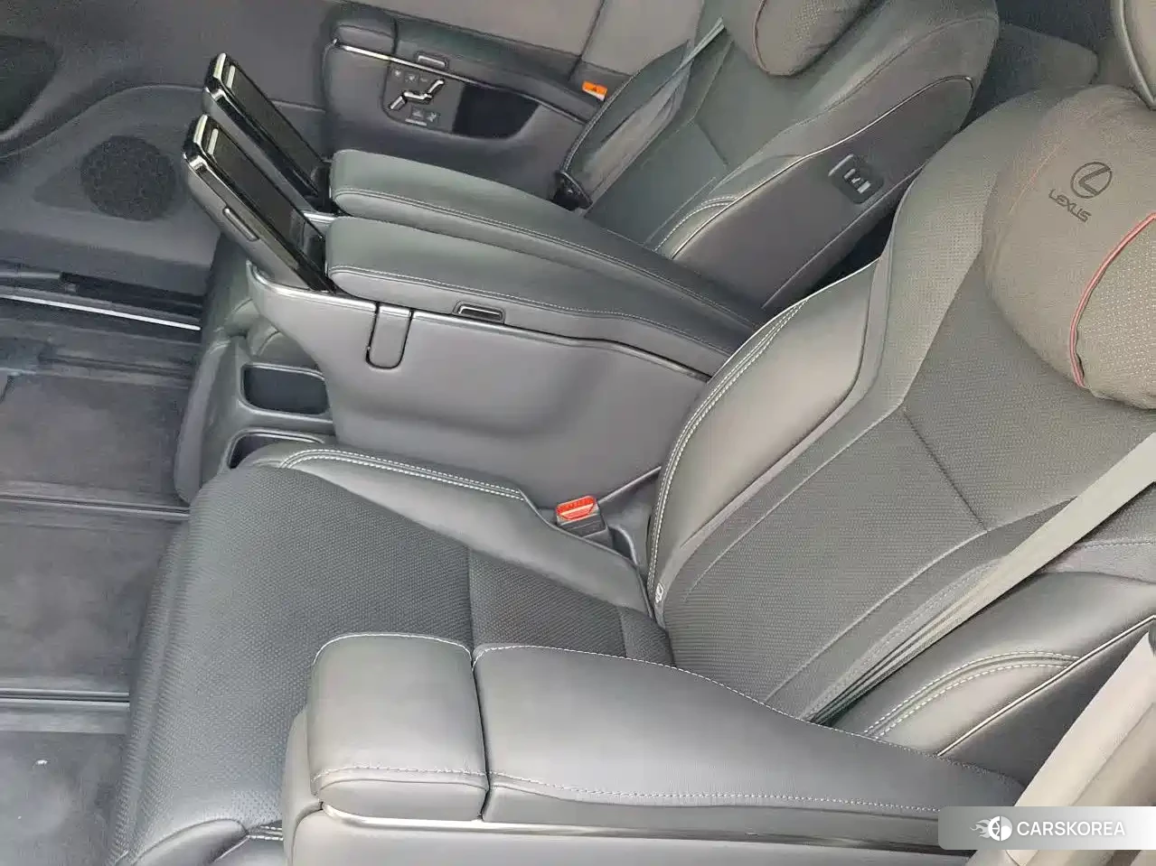 Lexus LM 2025 Silver/gray из Китая, фото 4
