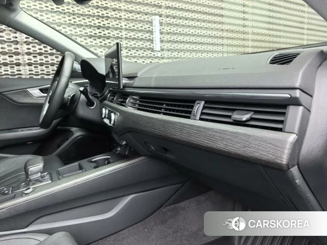Audi A4L id 3939343 из Китая 12