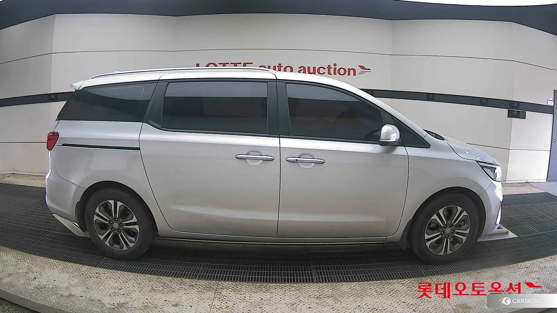 Kia Carnival id 4289610 из Кореи 23