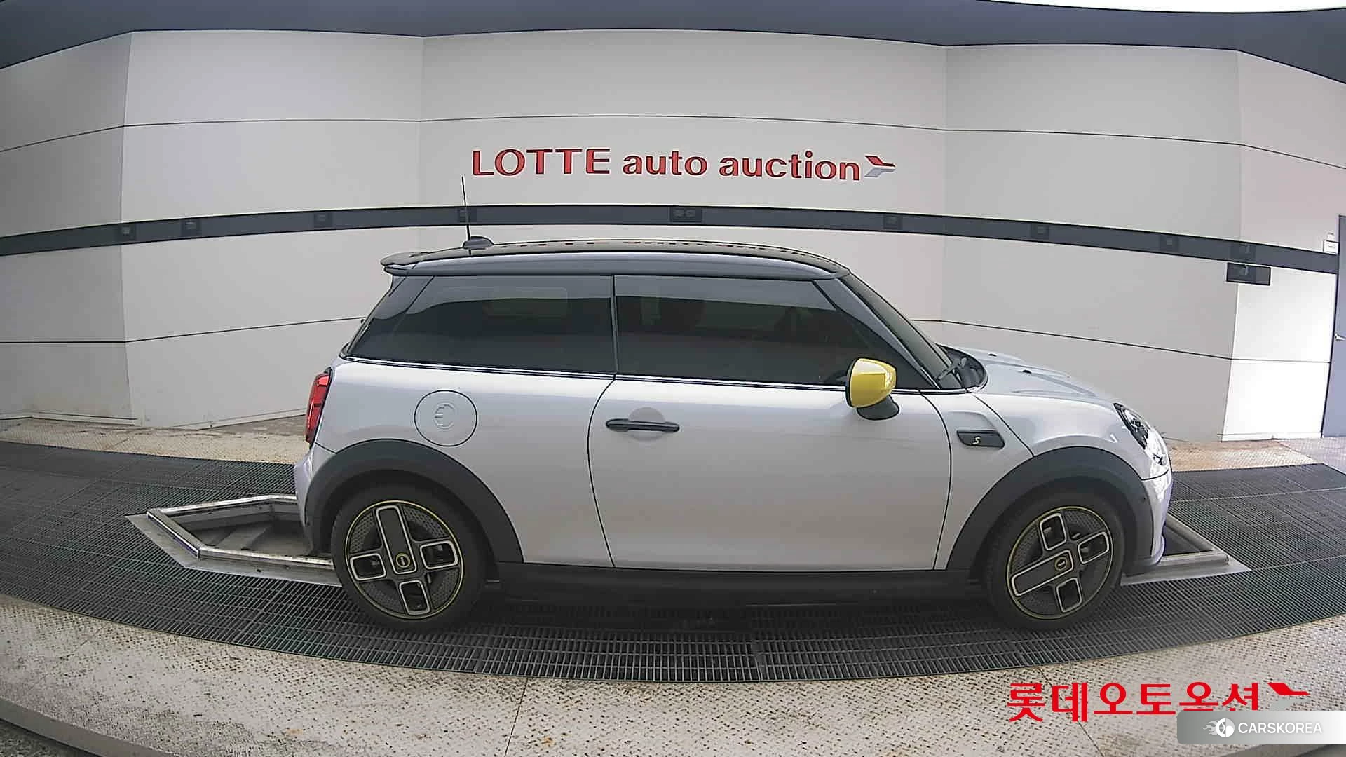 BMW MINI Cooper SE id 4498333 из Кореи 23