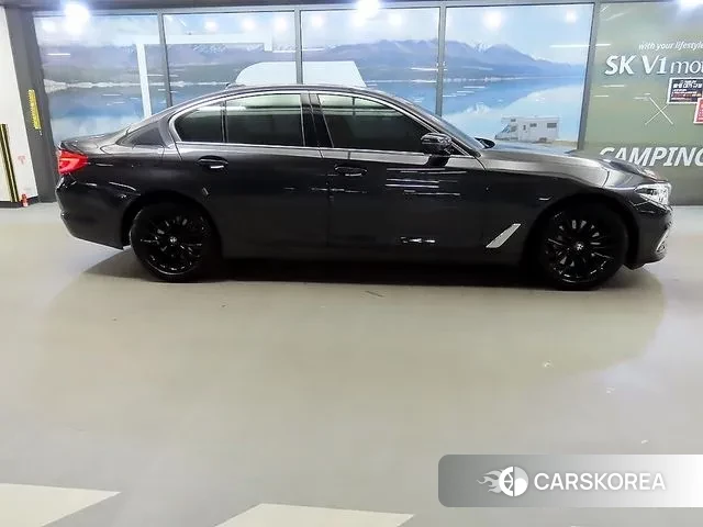 BMW 5 Series (G30) id 3407469 из Кореи 13