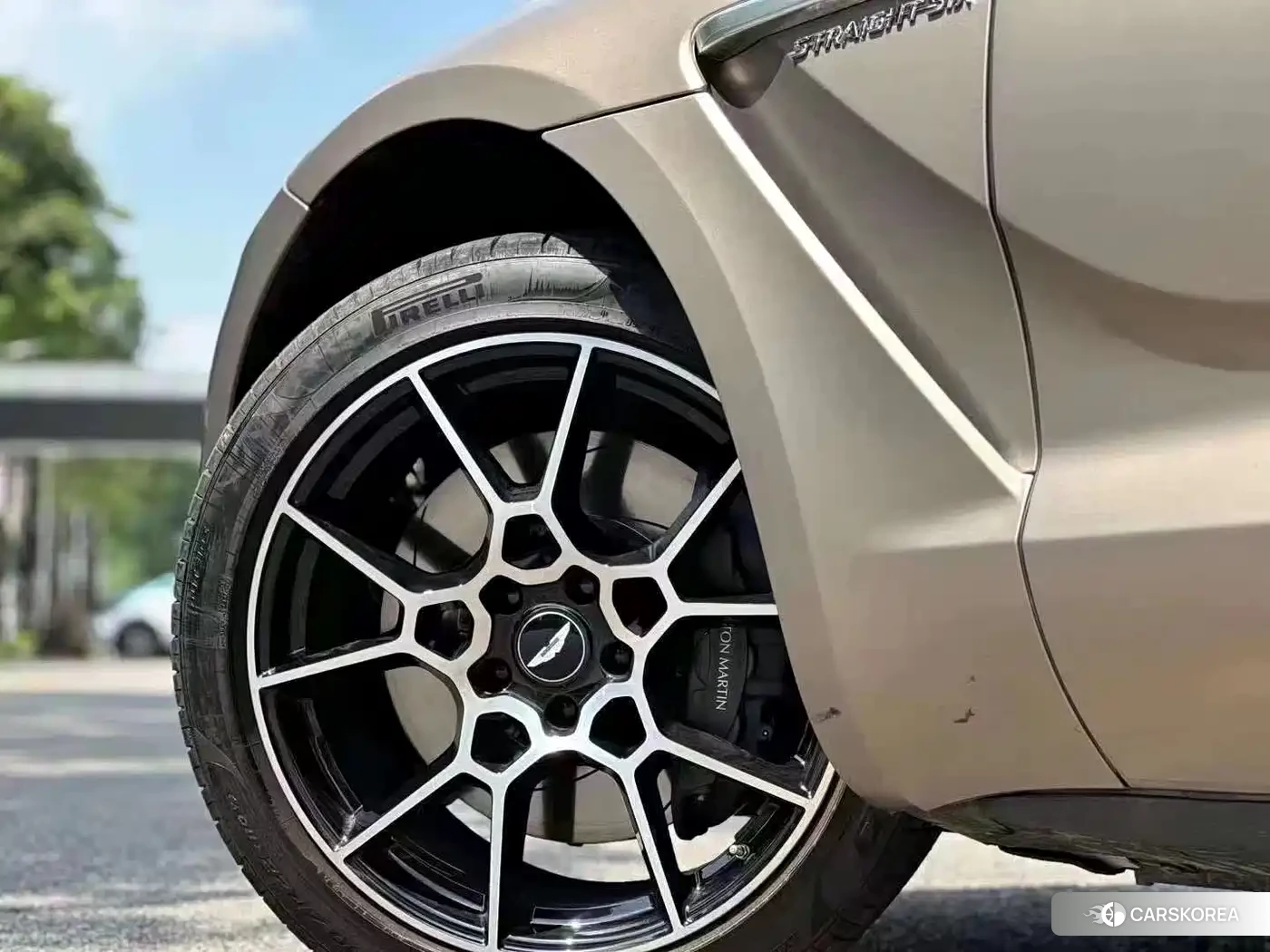Aston Martin DBX 2021 Silver/gray из Китая, фото 3