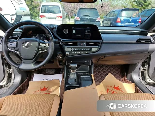 Lexus ES 2022 Темно-серый из Китая, фото 3