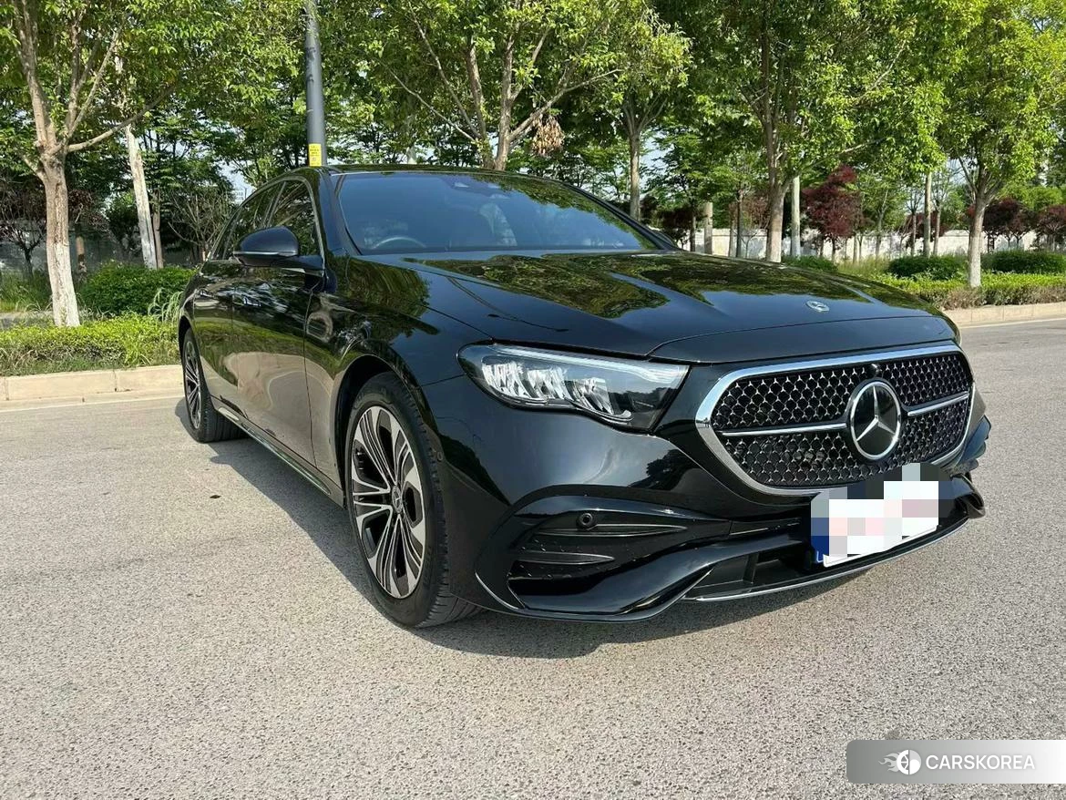 Mercedes-Benz E-class 2023 Черный из Китая, фото 3