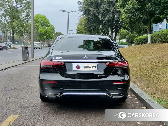 Mercedes-Benz E-class 2023 Черный из Китая, фото 4