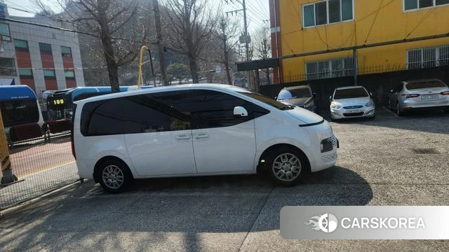 Hyundai Staria 2022 Белый из Кореи, фото 4