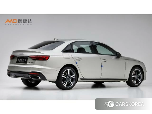 Audi A4L 2022 Шампань из Китая, фото 3