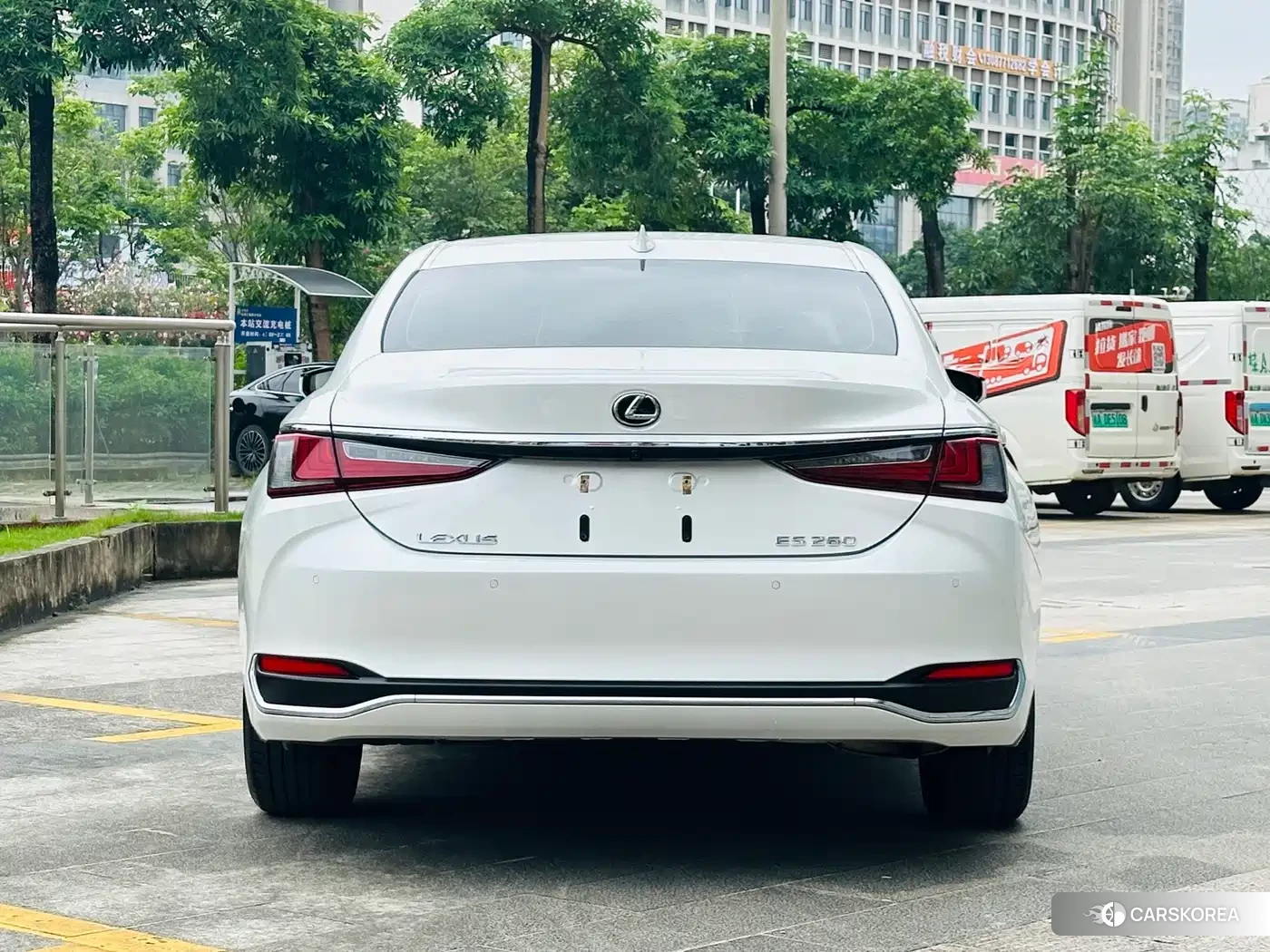 Lexus ES id 4654585 из Китая 16