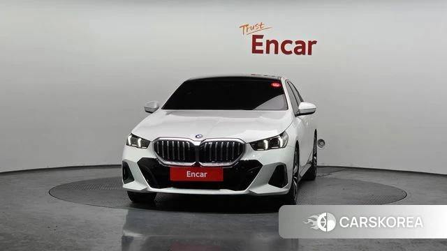 BMW 5 Series (G60) id 3786396 из Кореи 13