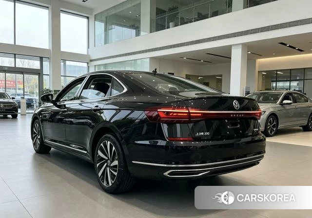 Volkswagen Passat 2021 Черный из Китая, фото 3