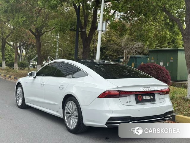 Audi A7 2021 Белый из Китая, фото 3