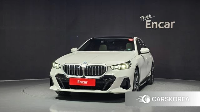 BMW 5 Series (G60) id 4934474 из Кореи 23