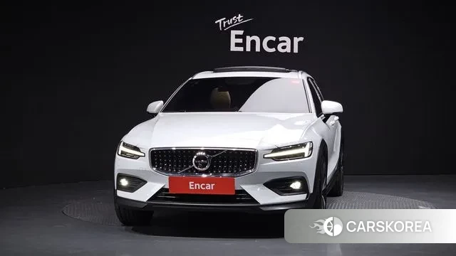 Volvo V60 Cross-Country 2nd Generation id 3493611 из Кореи 13