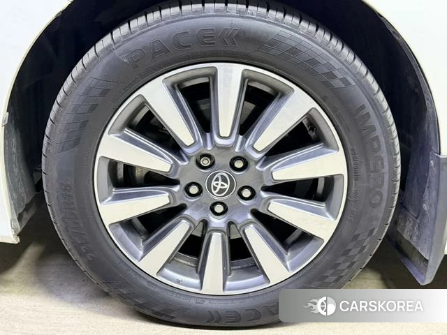 Toyota Sienta 2022 Белый из Китая, фото 3