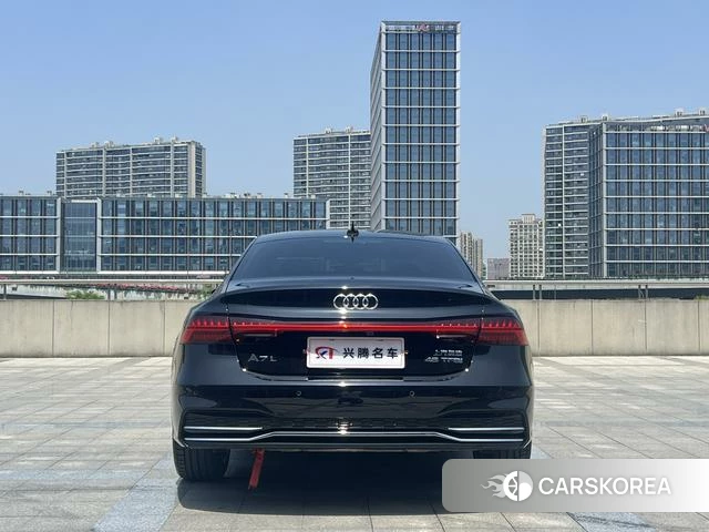 Audi A7L id 4206989 из Китая 9
