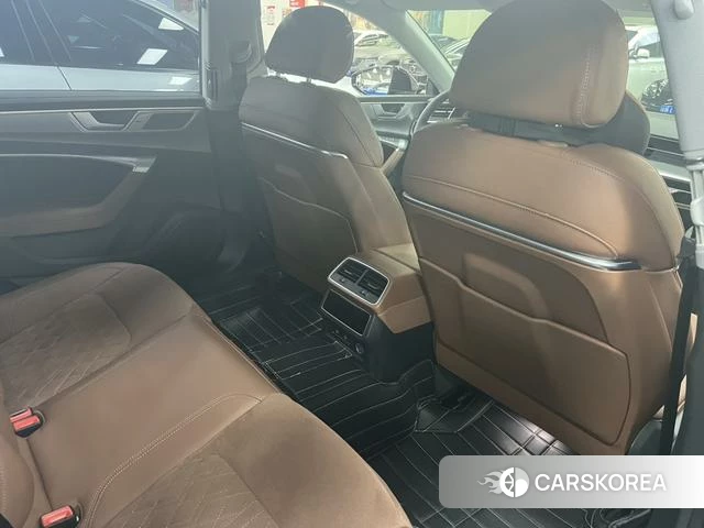 Audi A7L id 4328623 из Китая 11