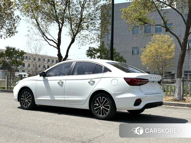 Roewe i5 2021 Белый из Китая, фото 3