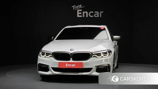 BMW 5 Series (G30) id 3936222 из Кореи 13