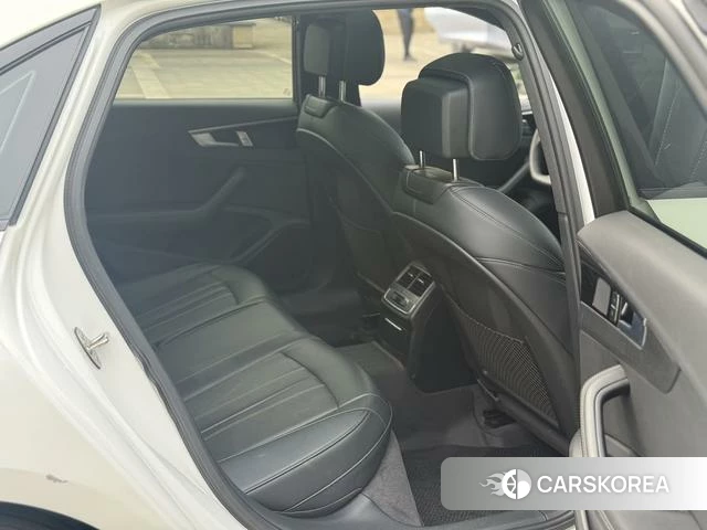 Audi A4L id 4313437 из Китая 11