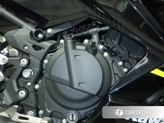 Engine photo