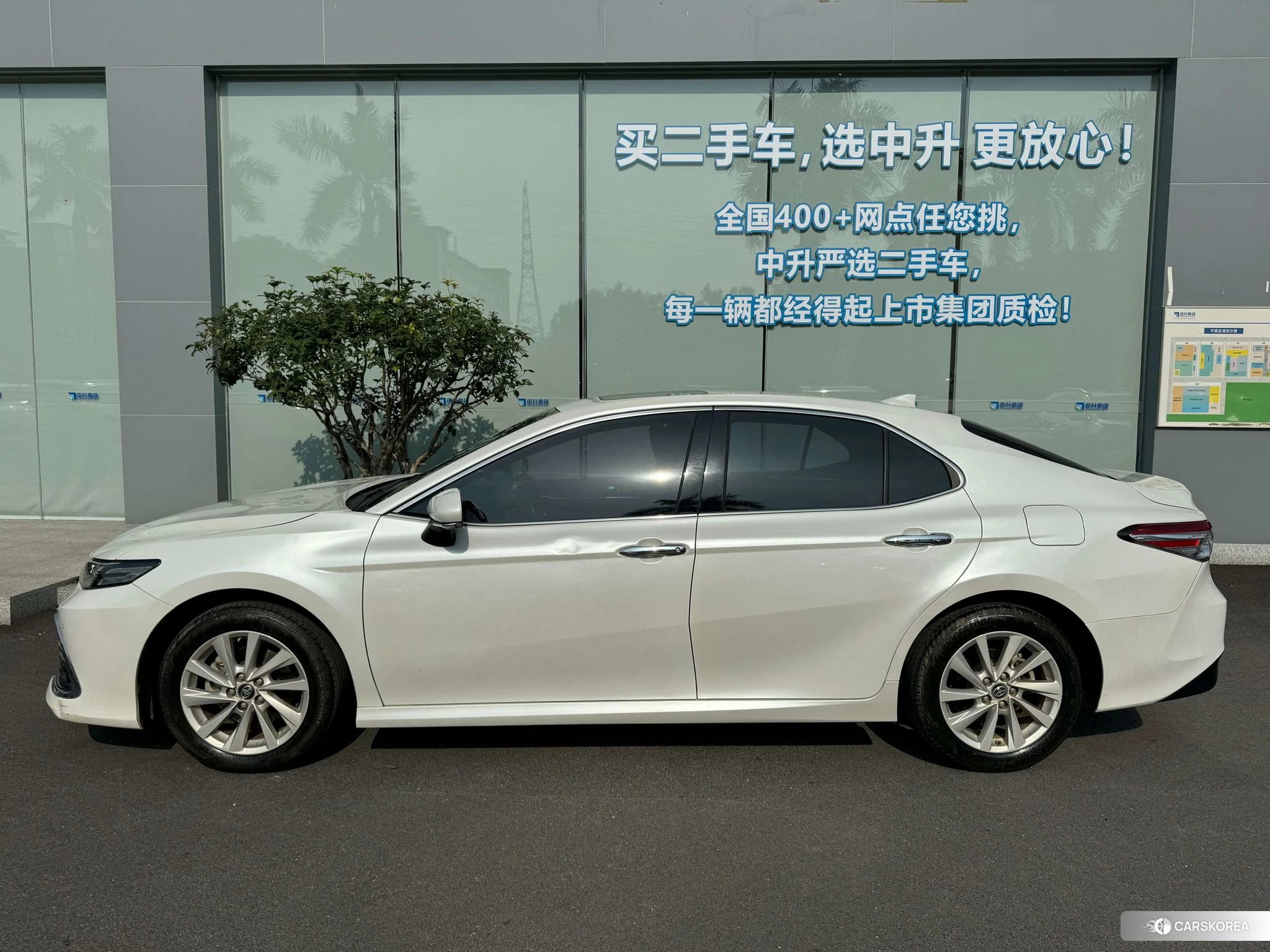 Toyota Camry 2021 Белый из Китая, фото 5