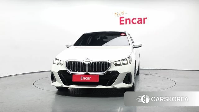 BMW 5 Series (G60) id 4480606 из Кореи 23