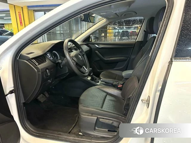 Skoda Octavia 2022 Белый из Китая, фото 3