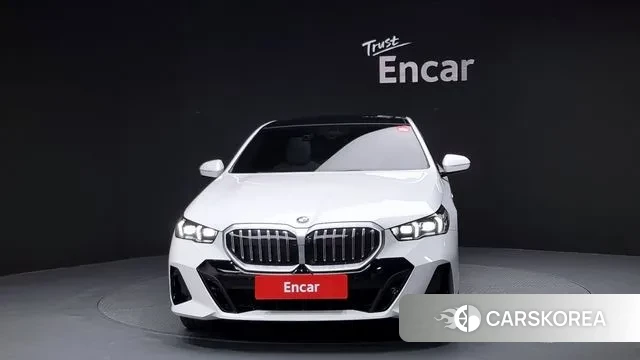 BMW 5 Series (G60) id 3393979 из Кореи 13