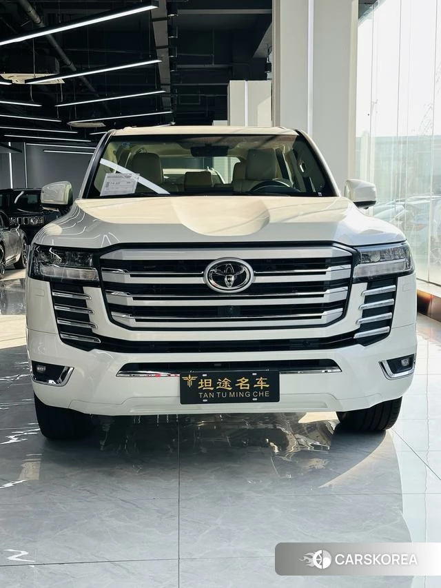 Toyota Land Cruiser (imported) 2026 Белый из Китая, фото 3