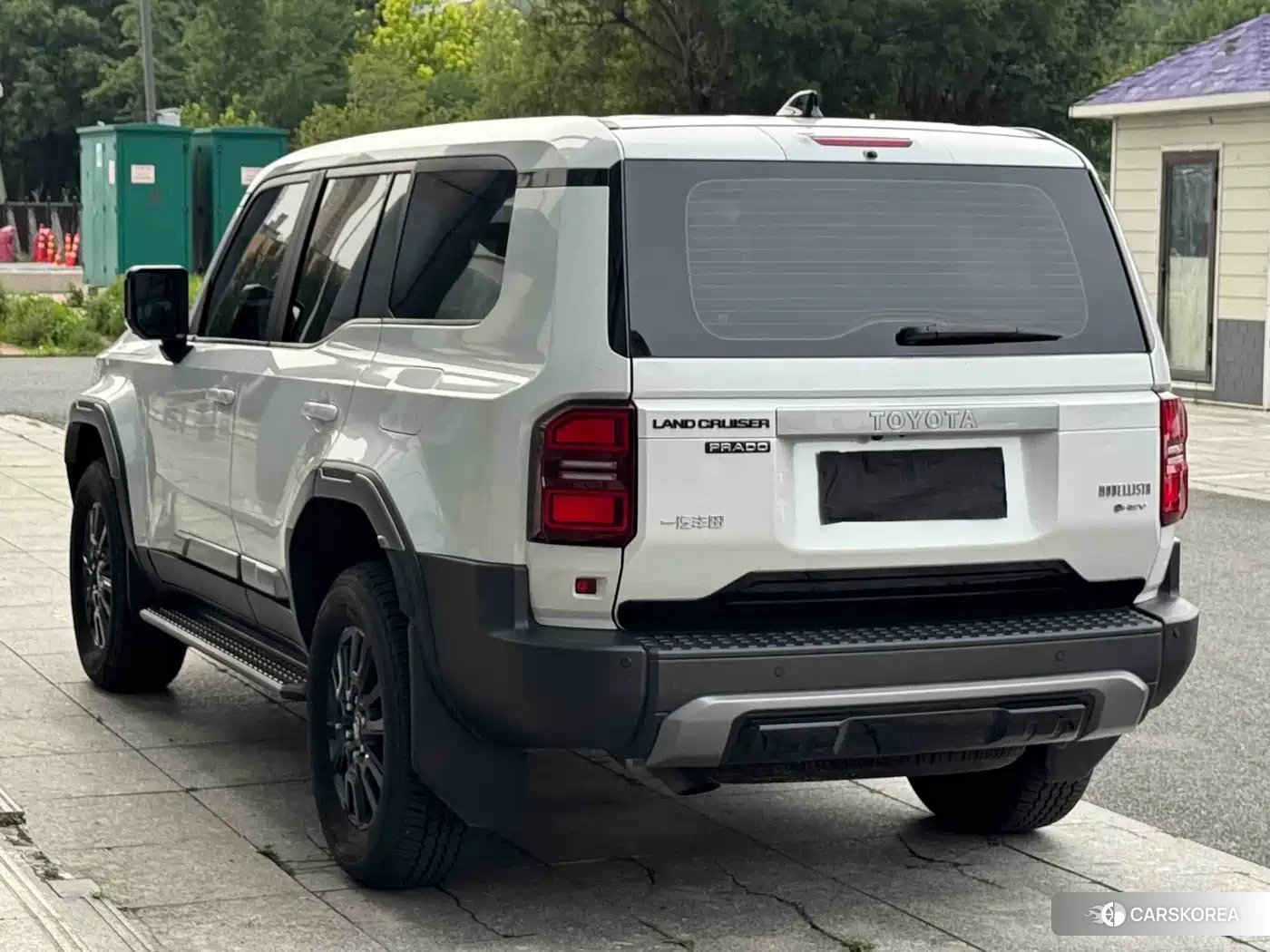 Toyota Land Cruiser 2024 Белый из Китая, фото 3