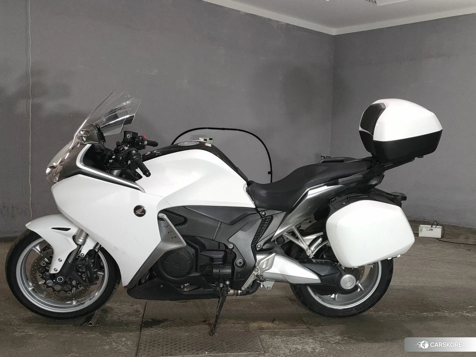 Проданный Honda VFR1200F DCT id 3947816 из Японии, фото 2